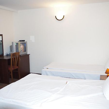 Family Hotel Diana Lyaskovo  Extérieur photo