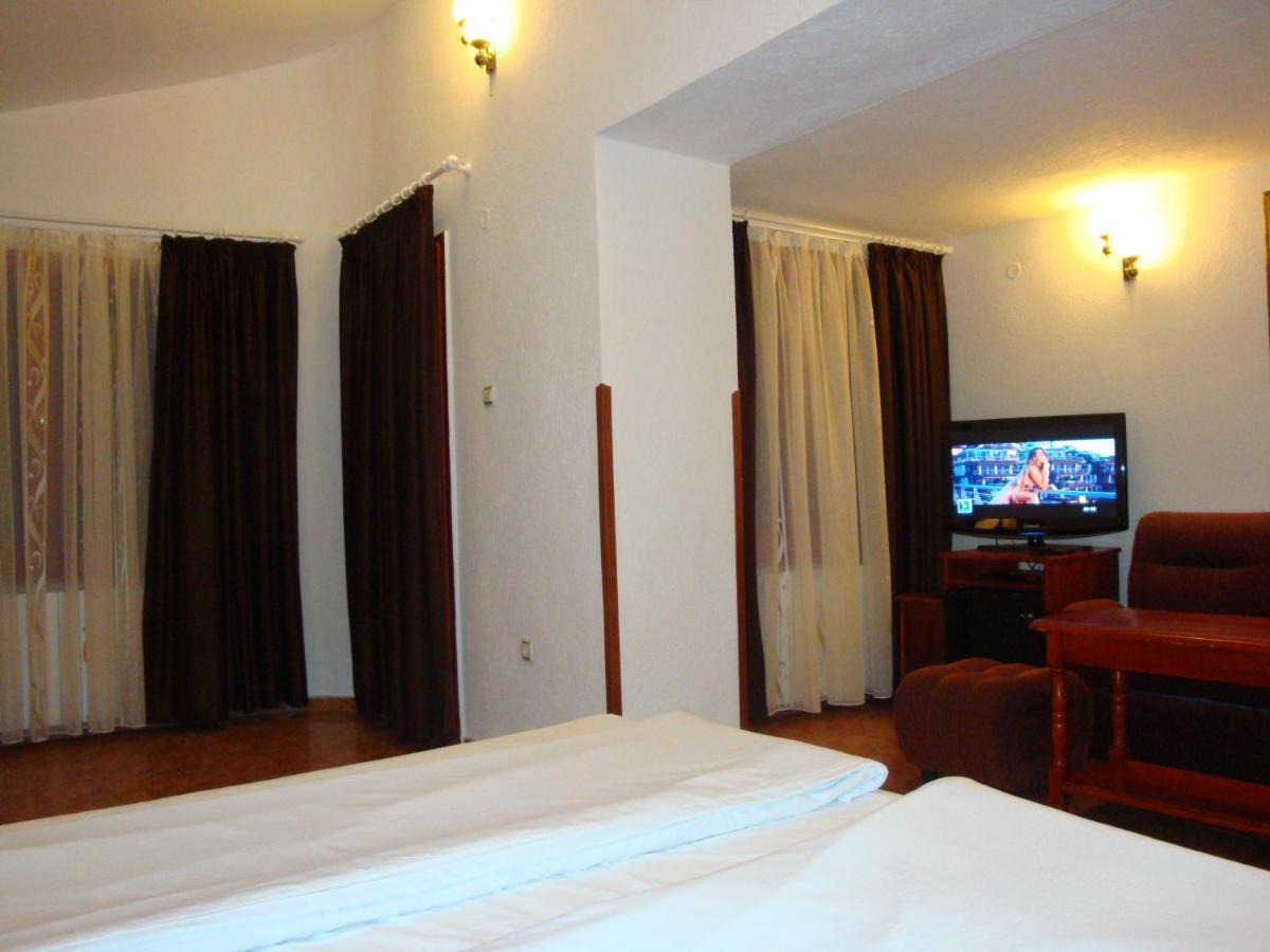 Family Hotel Diana Lyaskovo  Extérieur photo