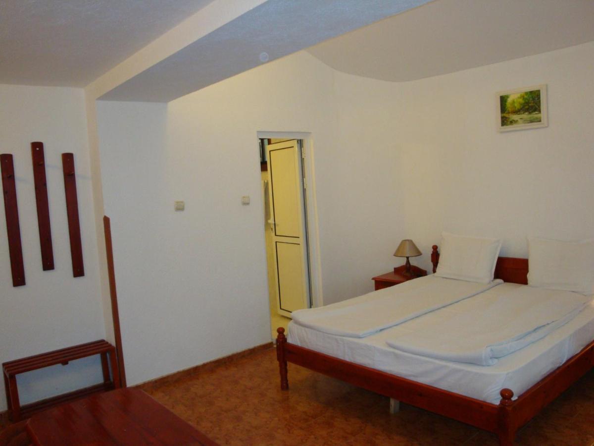 Family Hotel Diana Lyaskovo  Extérieur photo