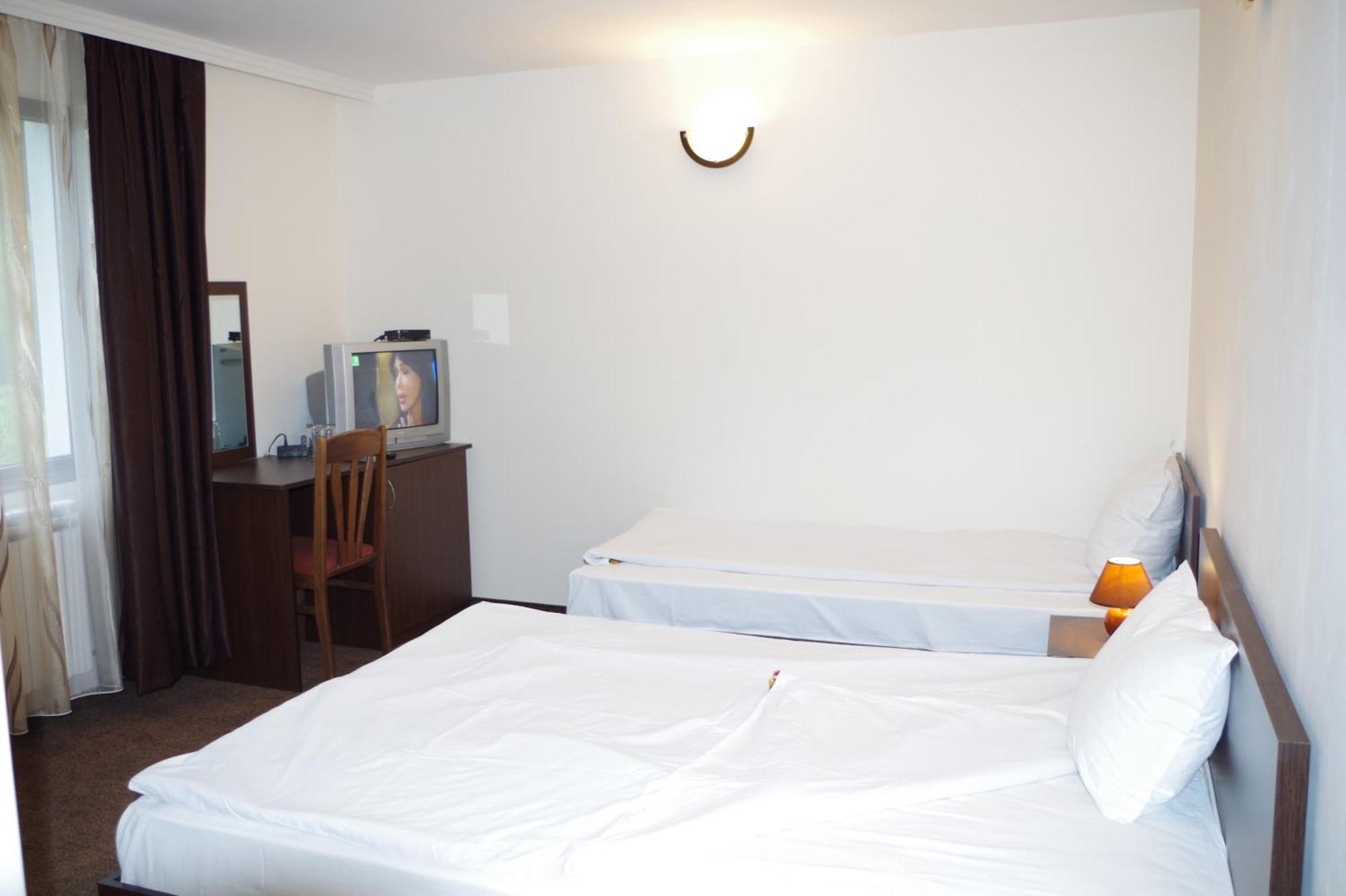 Family Hotel Diana Lyaskovo  Extérieur photo