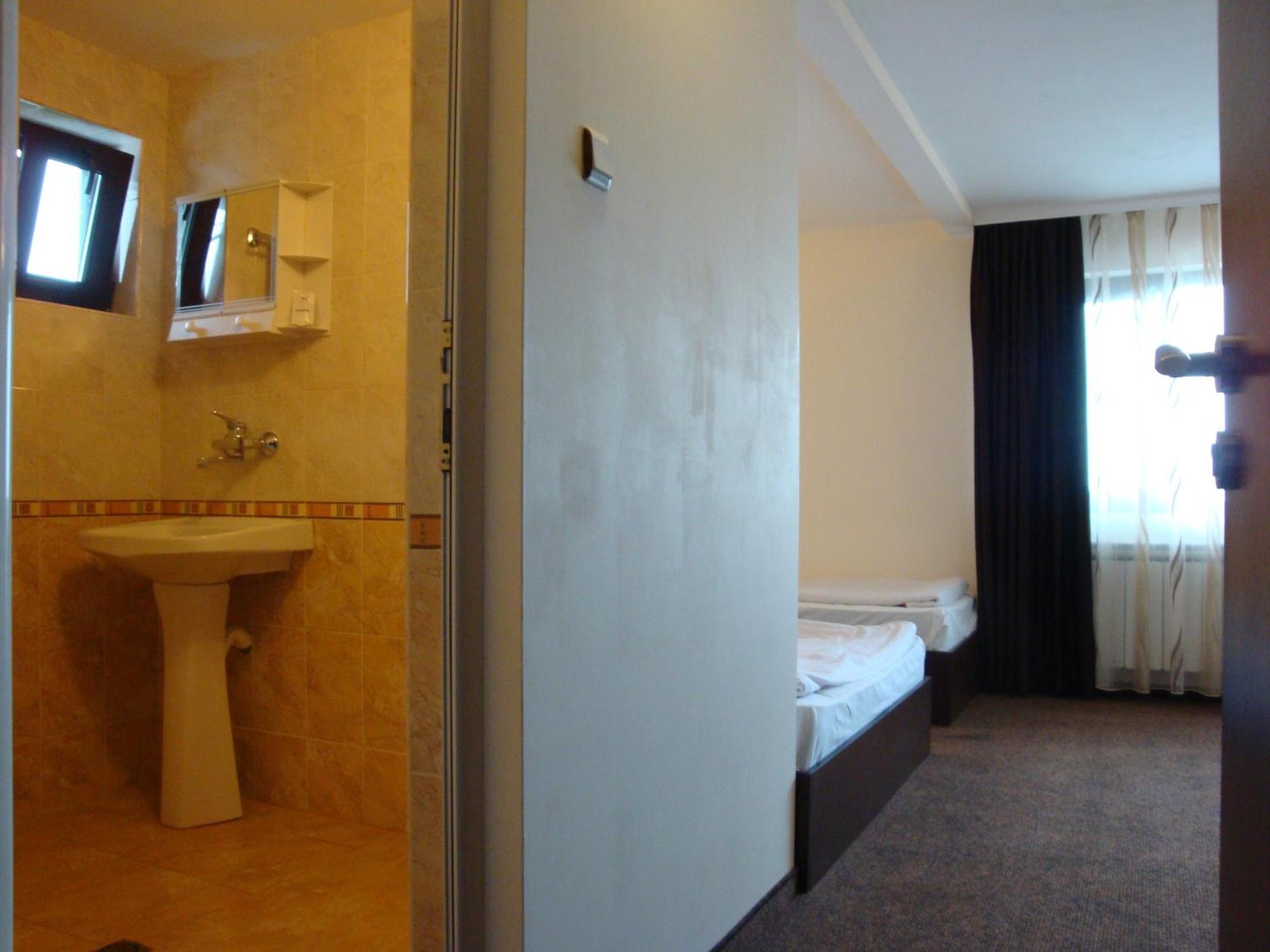 Family Hotel Diana Lyaskovo  Extérieur photo