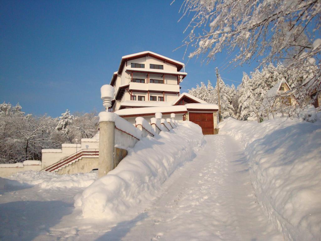 Family Hotel Diana Lyaskovo  Extérieur photo