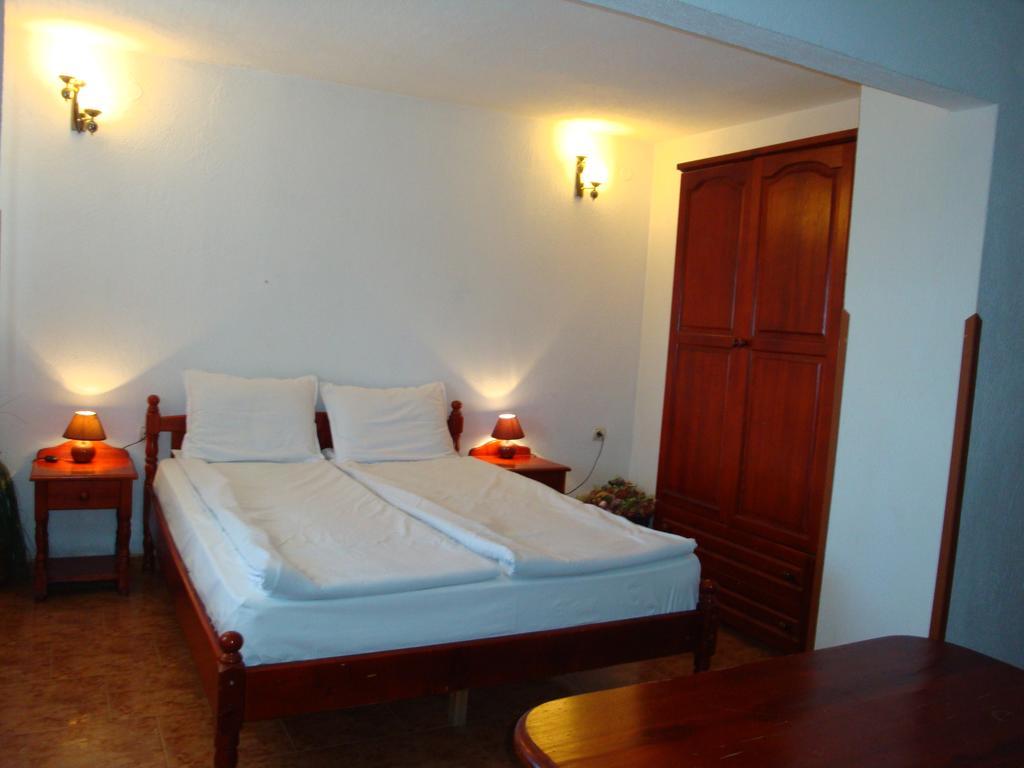 Family Hotel Diana Lyaskovo  Extérieur photo